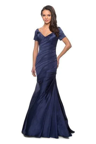 Online Exclusive La Femme - Short Sleeve Pleat-Textured Trumpet Gown 26947SC