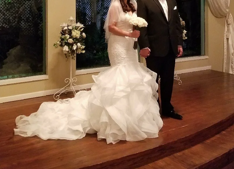 Exclusive Offers Allure Bridals 3008