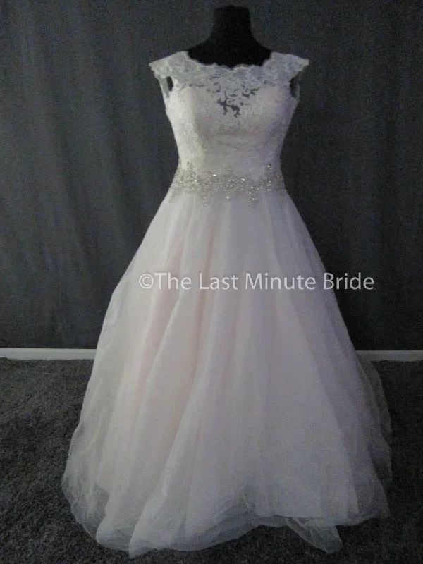 Sneak Peek Sale Allure Bridals 2967
