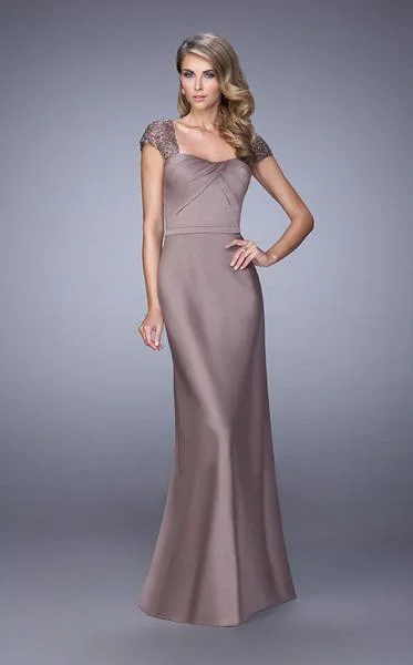 Super Deal La Femme - Embroidered Modified Sweetheart Satin Dress 21654SC - 1 pc Cocoa in Size 2  Available