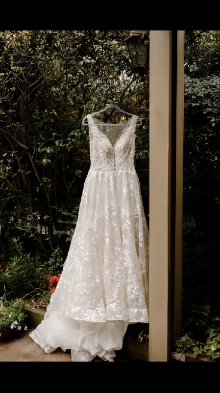 Get It Before It’s Gone Diamante Sposa
