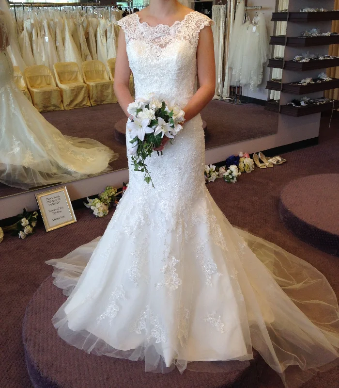 Closeout Sale Allure Bridals 2864
