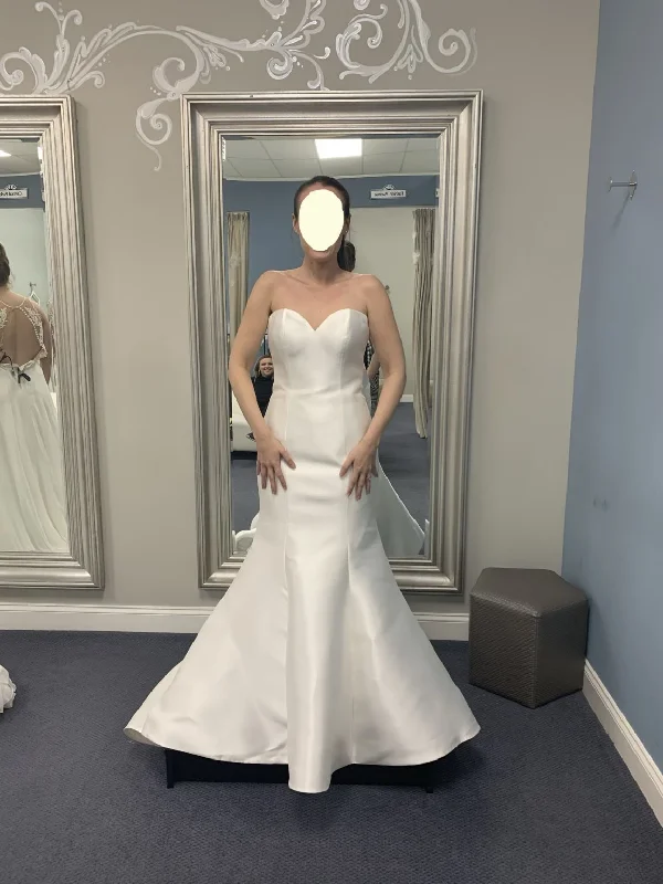 Can't Be Beat Allure Bridals 3000