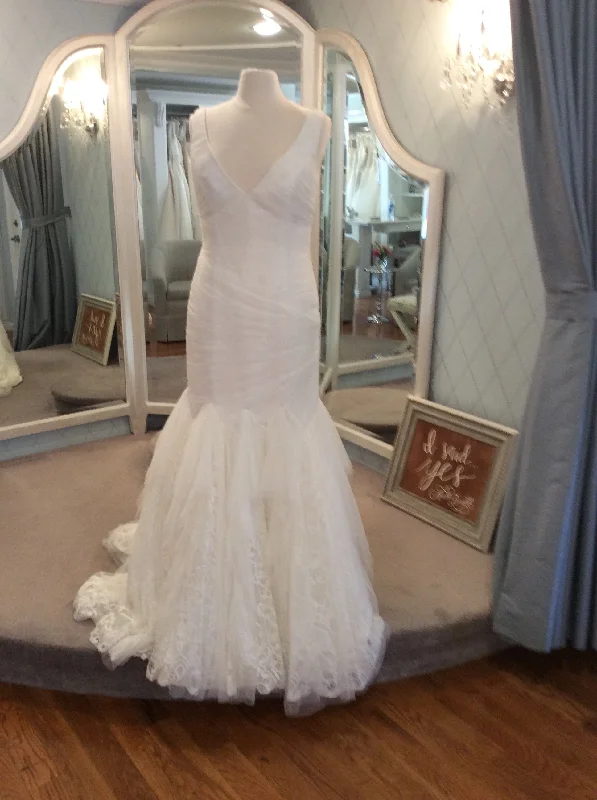 Early Bird Discount Badgley Mischka Russell