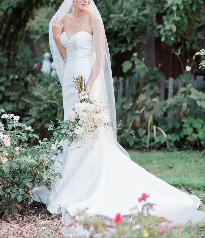 Holiday Sale Allure Bridals 3000
