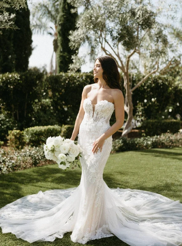 Savings Alert Badgley Mischka Flynn