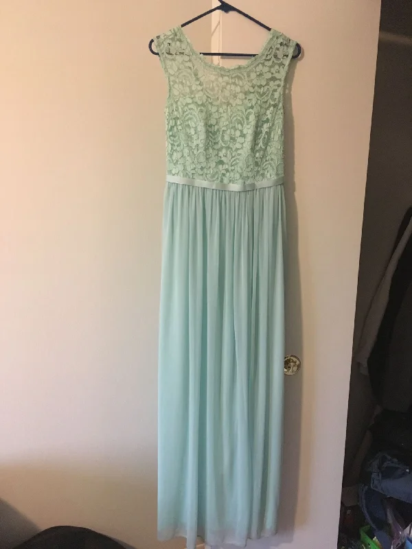 Exclusive Preview David's Bridal F19328