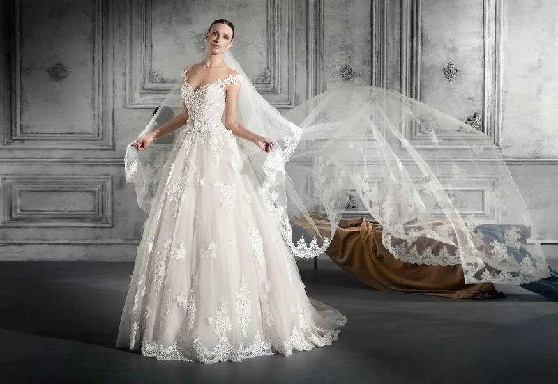 Doorbuster Deal Demetrios 780DR