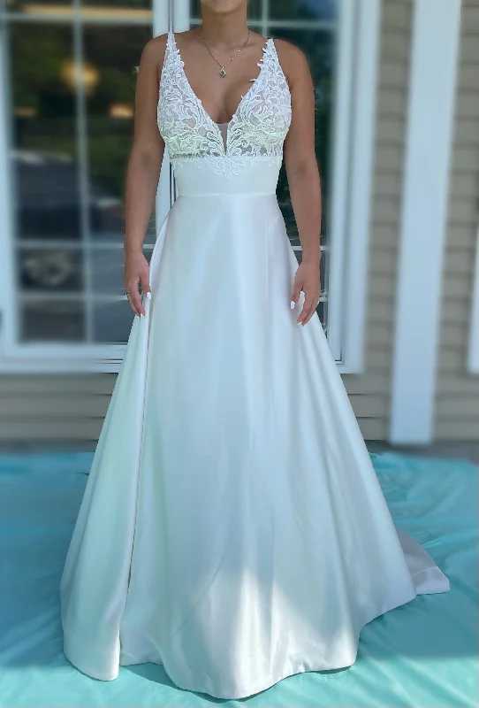 Deal of the Day Paloma Blanca 4906