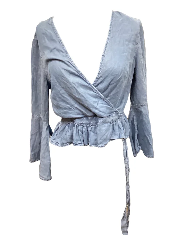 Discount Extravaganza Top Long Sleeve By Haute Monde  Size: S