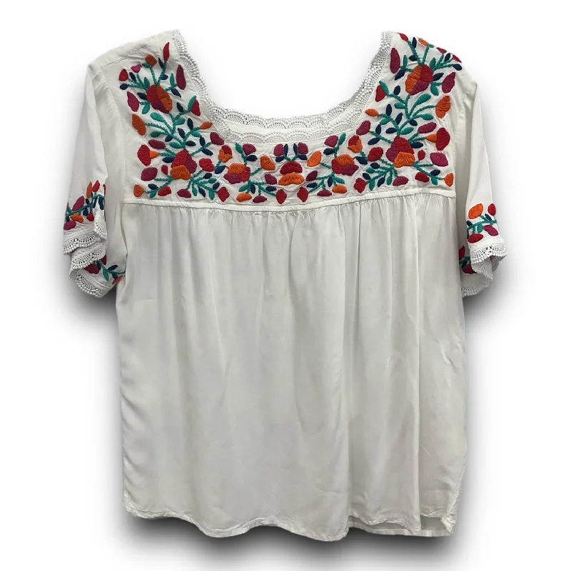 Amazing Deals Top Short Sleeve By Solitaire In White, Size: S